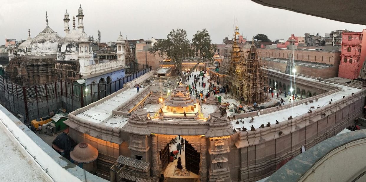 female devotee who fell unconscious in Kashi Vishwanath Dham could not get first aid
