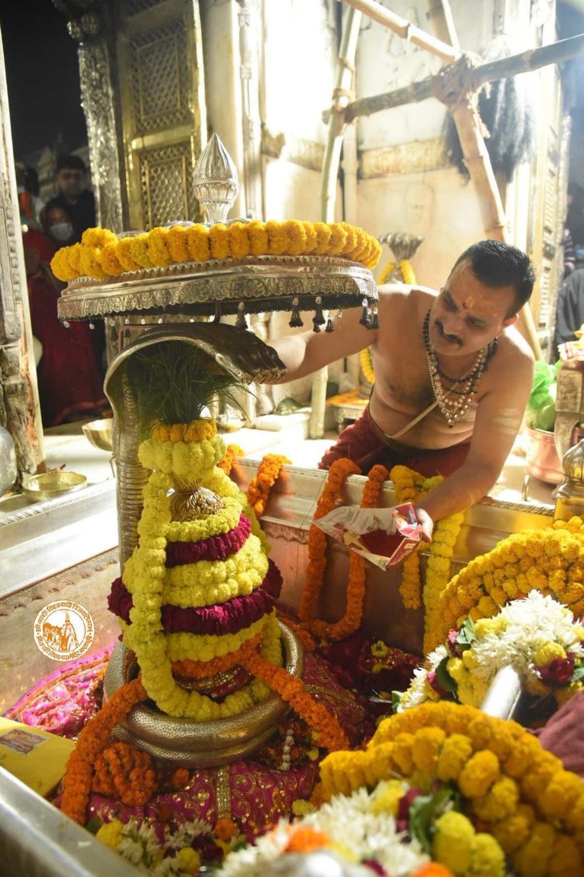Kashi Vishwanath temple archak Pundit Omprakash will get Saraswat Samman 