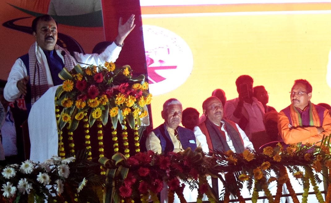 Deputy CM Keshav prasad Maurya in Azamgarh  60 roads inaugurated and foundation stone laid for 182 said  double engine Government