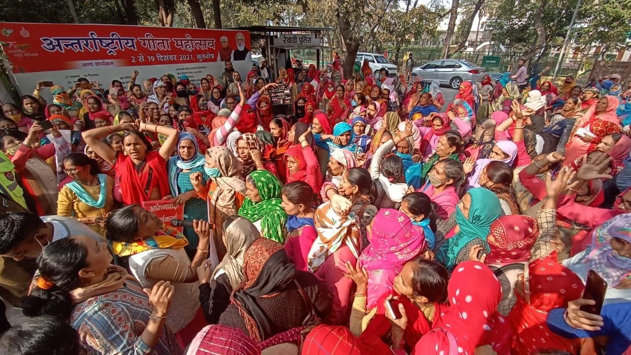 Anganwadi workers demonstrated