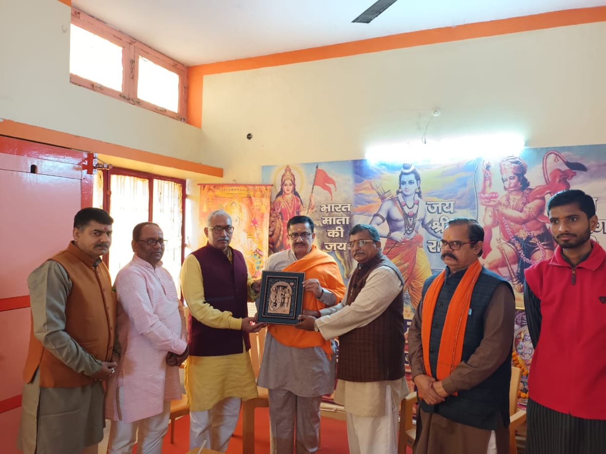 Lucknow: After accepting Hinduism, Jitendra Narayan Tyagi reached the office of Vishwa Hindu Parishad