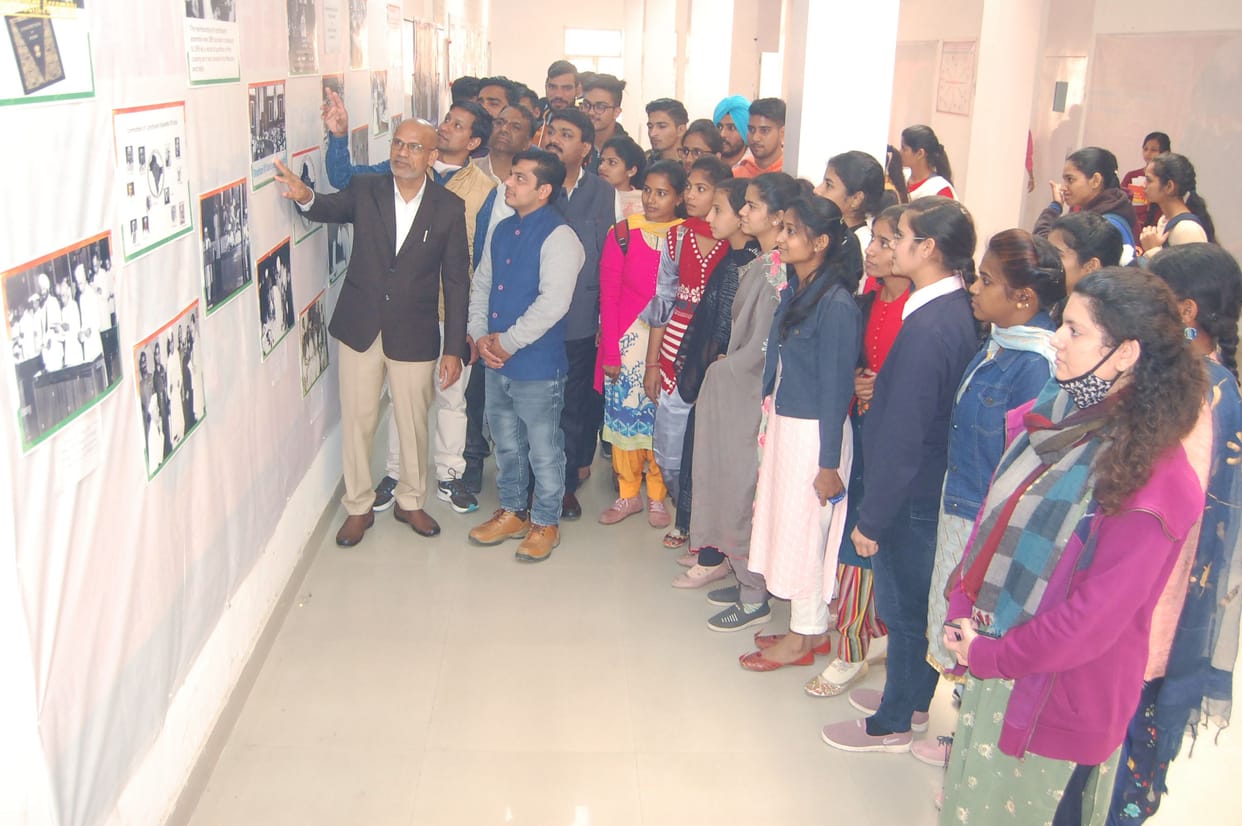 Photo gallery installed in the college on the completion of 75 years of the first session of the Constituent Assembly