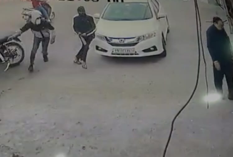 Loot of Ten Lakh Rupees from Hosiery Factory Owner in Ludhiana