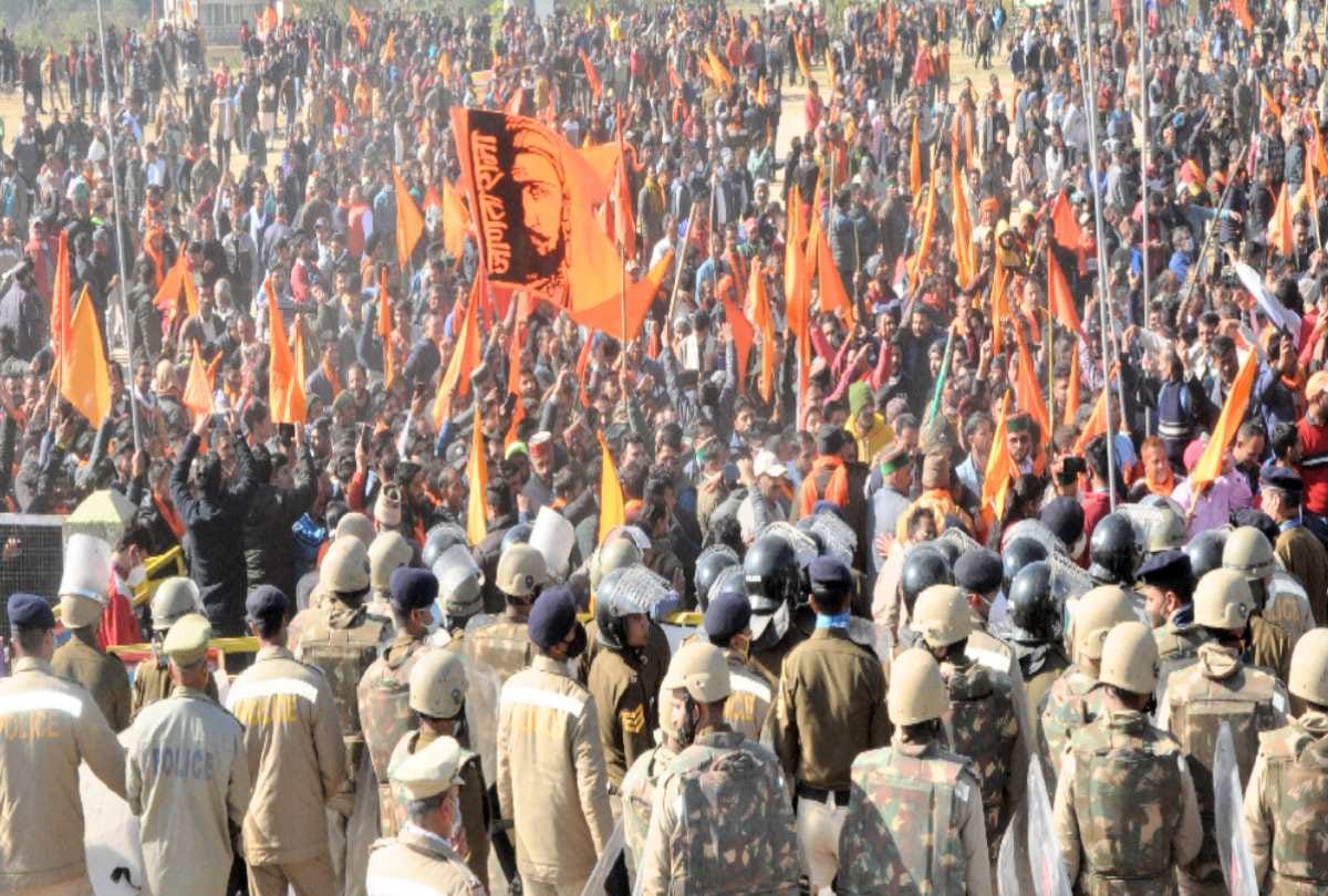savarna protest Dharamshala: protesters got furious as soon as they showered water, know what happened throughout the day