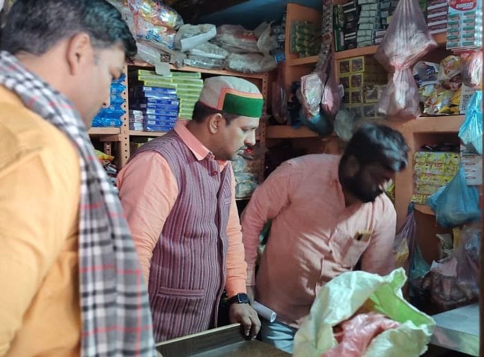 Theft in three shops in one night