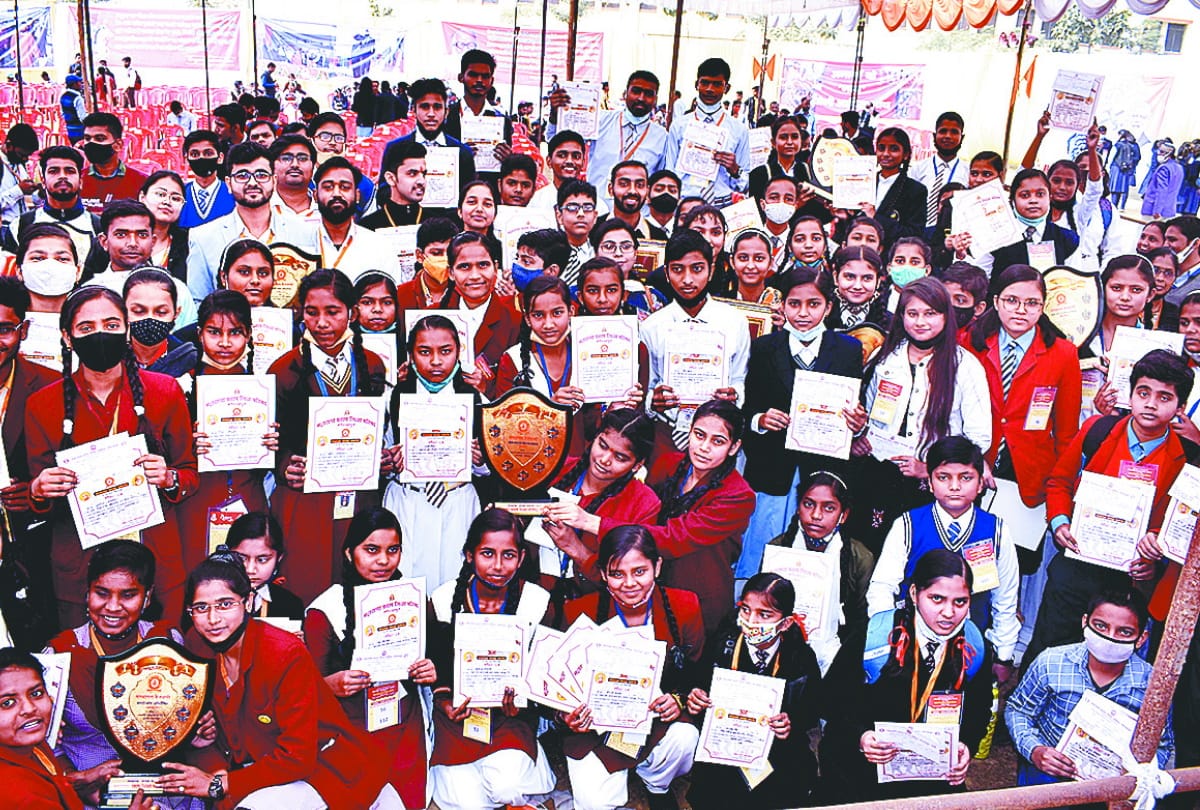 700 meritorious honored in founding week celebrations of Maharana Pratap Education Council