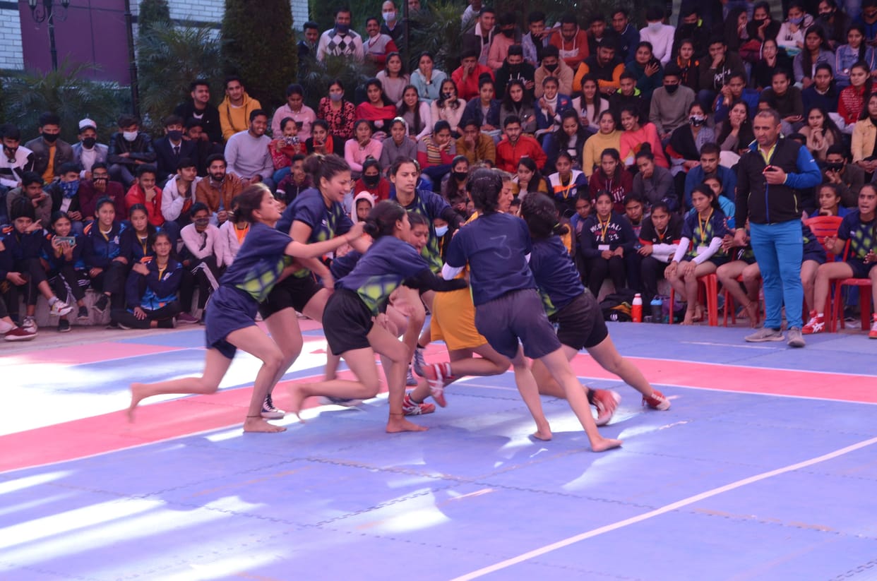 Paonta and Una start with victory