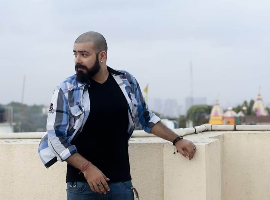 Anubhav Dixit joins the cast of Kuttey casting director Mukesh Chhabra