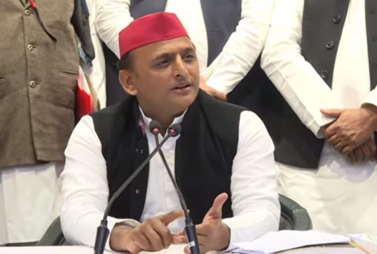 Akhilesh Yadav Press Conference on IT raid on 19 December.