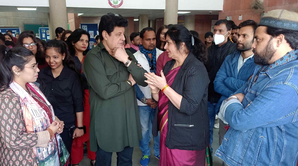 Actor Gajendra Chauhan took over as Vice Chancellor in Supwa