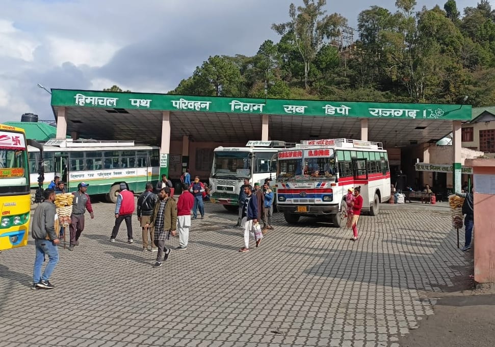 no sub dipo of hrtc and no  staff in rajgargh sirmaur people waiting for this facility