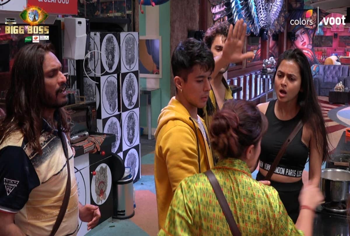 Bigg Boss 15: Devoleena and Rakhi get angry on Tejaswi Prakash in the house over throwing Bhindi