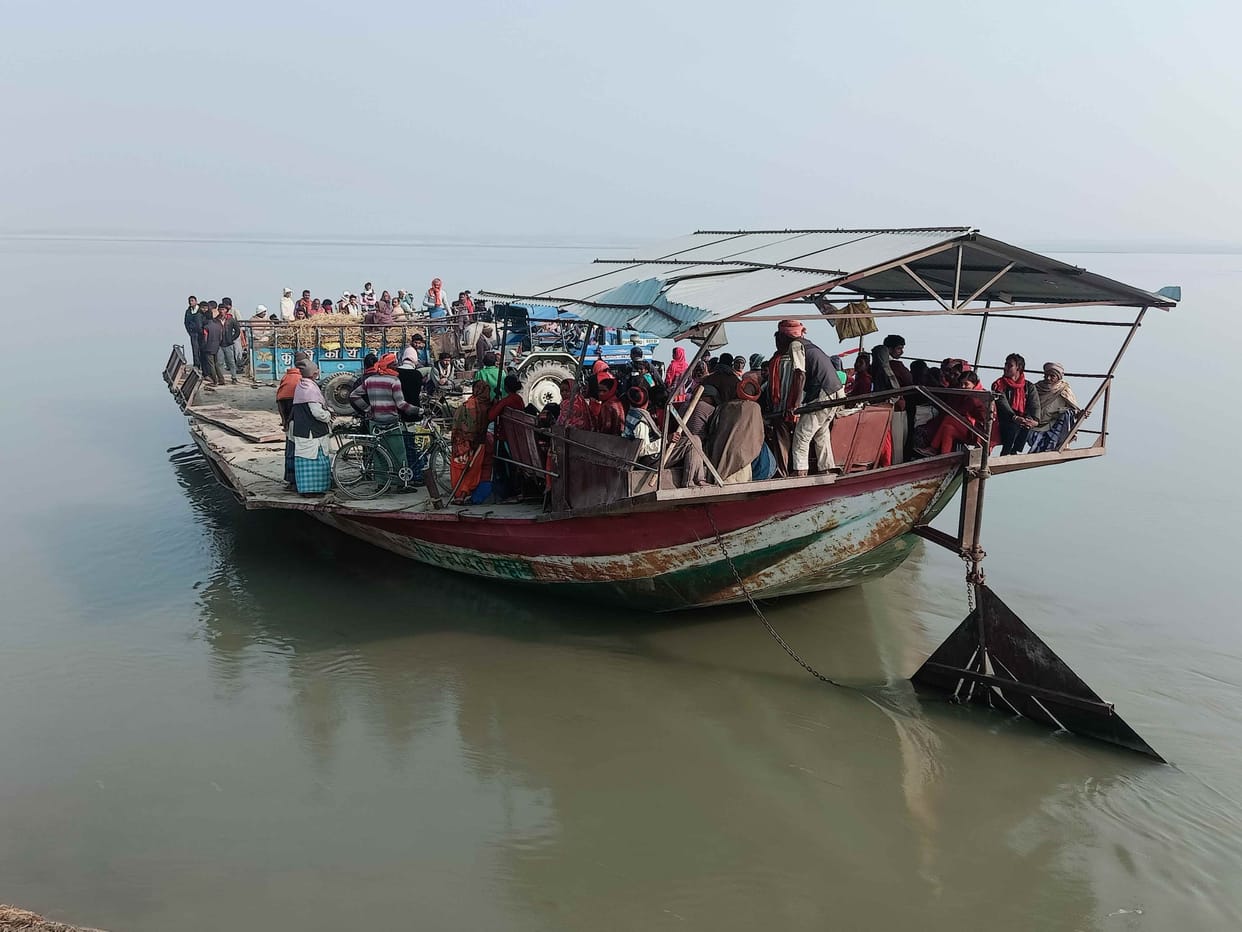 boat in mid gandak
