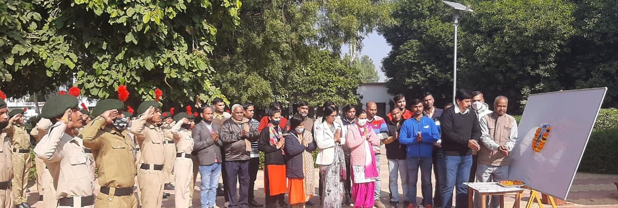 BJP workers took out candle march
