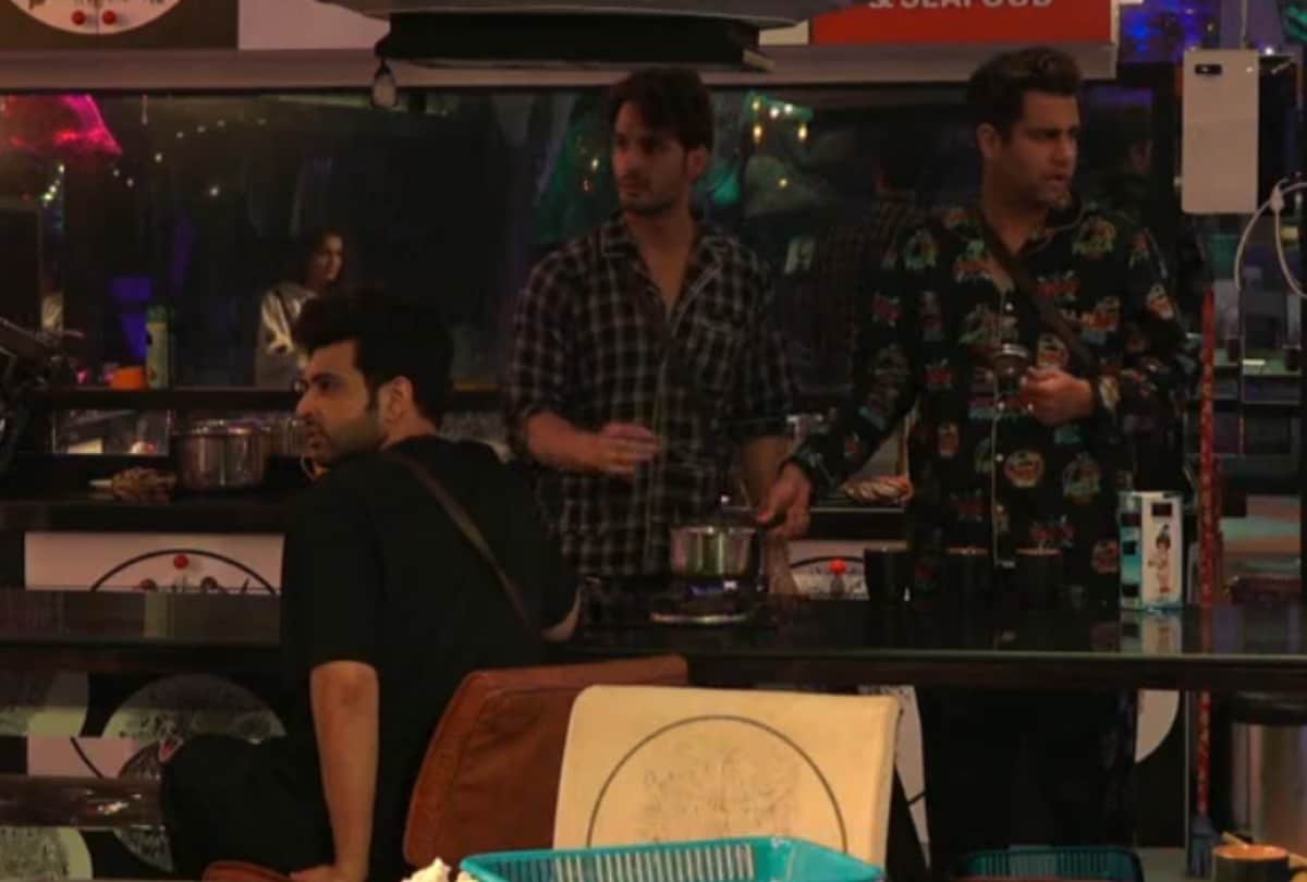 bigg boss 15 karan kundrra and tejasswi prakash gets into fight after rashami desai revealed about vishal kotian