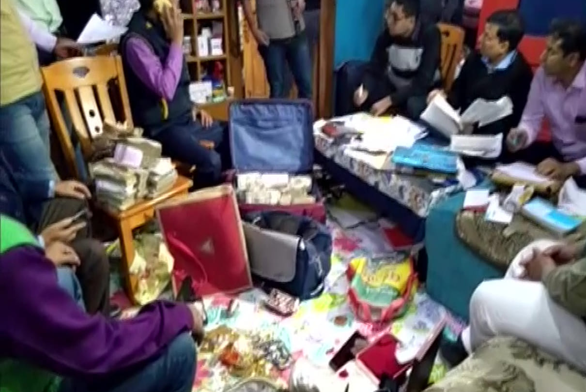 Bihar: Illegitimate property worth over Rs Two crores recovered from Deepak Kumar Labour Info Officer Hajipur FIR registered