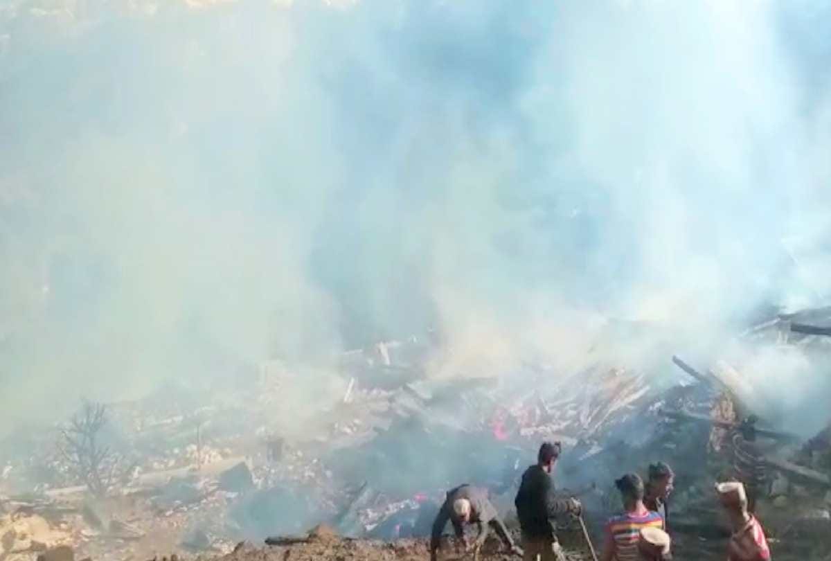 Majhan Fire incident Himachal: People of village kept crying after seeing houses burning in front of their eyes, see the devastation in pictures