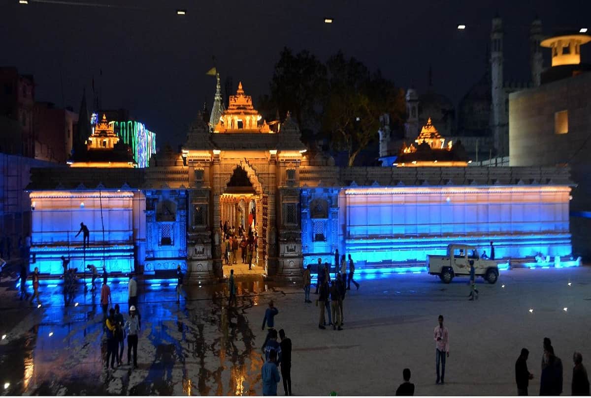 Permission to carry mobile in Kashi Vishwanath Dham devotees can be take selfie at temple square 