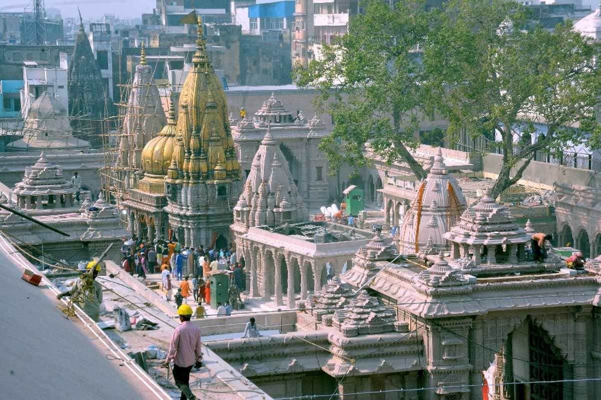Permission to carry mobile in Kashi Vishwanath Dham devotees can be take selfie at temple square 