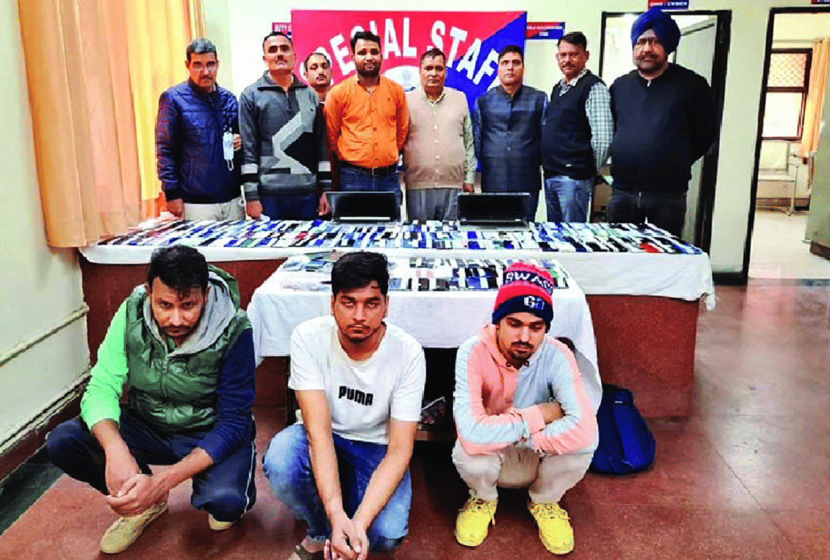 Delhi: Phone purchase was done at the behest of gangster sitting in Mumbai, three arrested