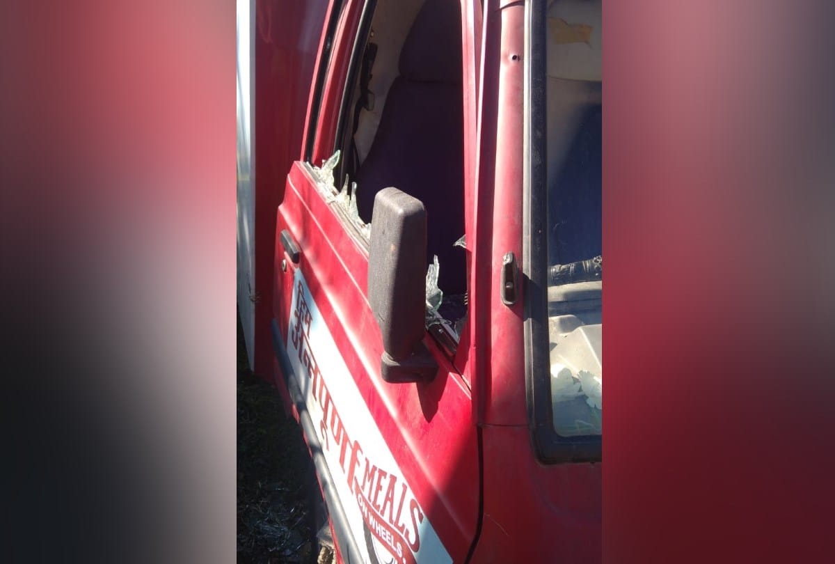 miscreants broke glasses of vehicle of self help group in Shimla