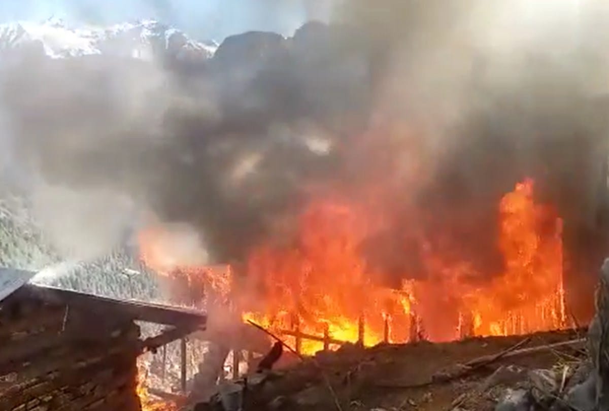 Himachal Kullu News: fire broke out at a village in Himachal Pradesh Kullu updates today