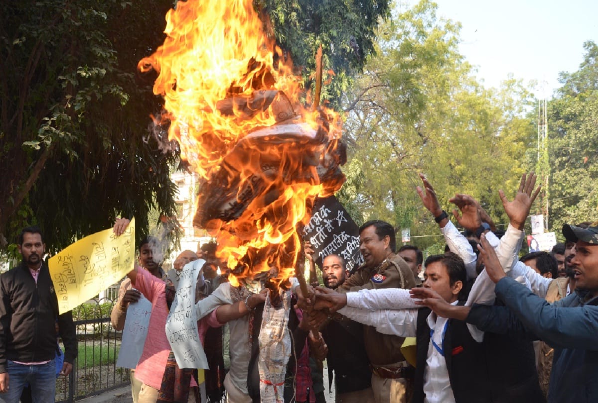 Prayagraj: Students furious over ignoring OBC reservation, alleging rigging in teacher recruitment in GB Pant Institute