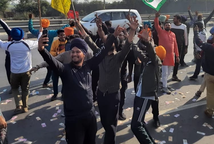 Farmers are Happy to Return Home from Delhi Borders