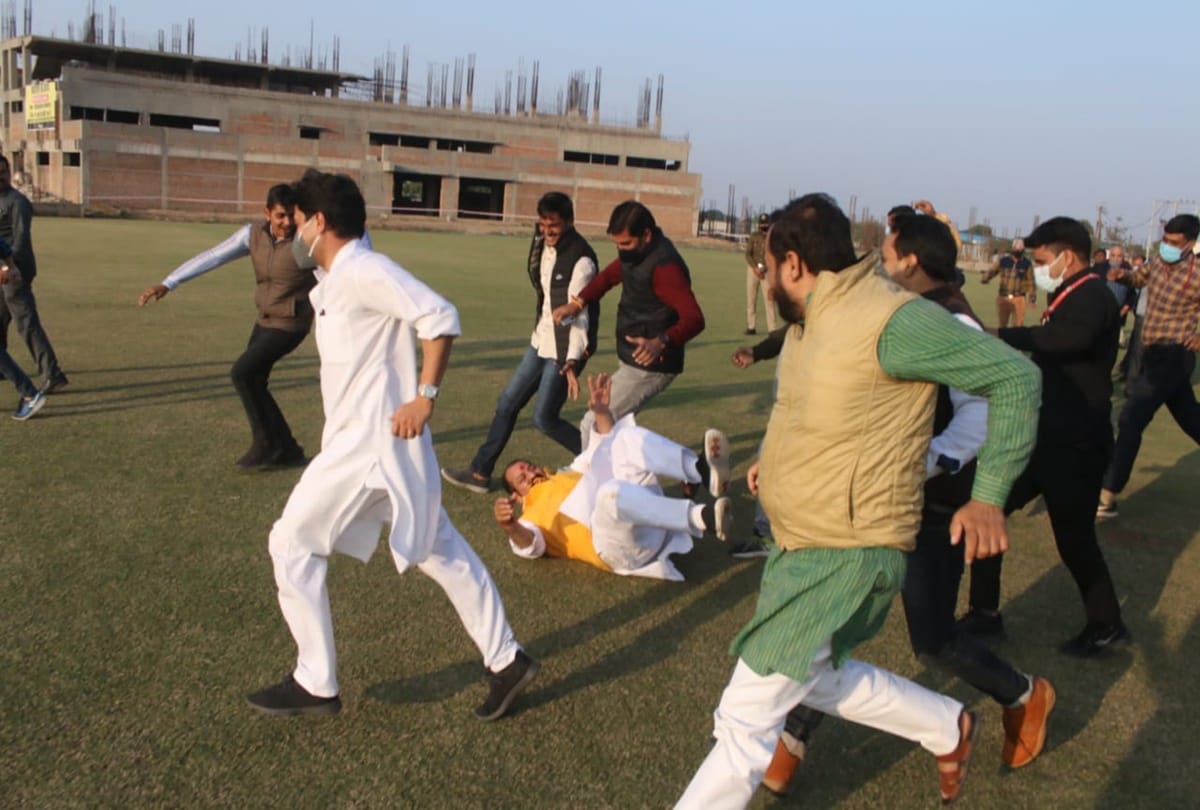 Union Minister Jyotiraditya Scindia inspected Gwalior International Stadium under construction sprinting minister fell news and updates