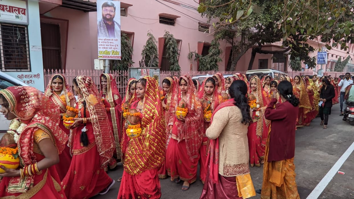 Kashi Vishwanath Dham Inauguration Shri Agrasen Kanya Inter College Girl students  took out Shiva tableau and Kalash Yatra