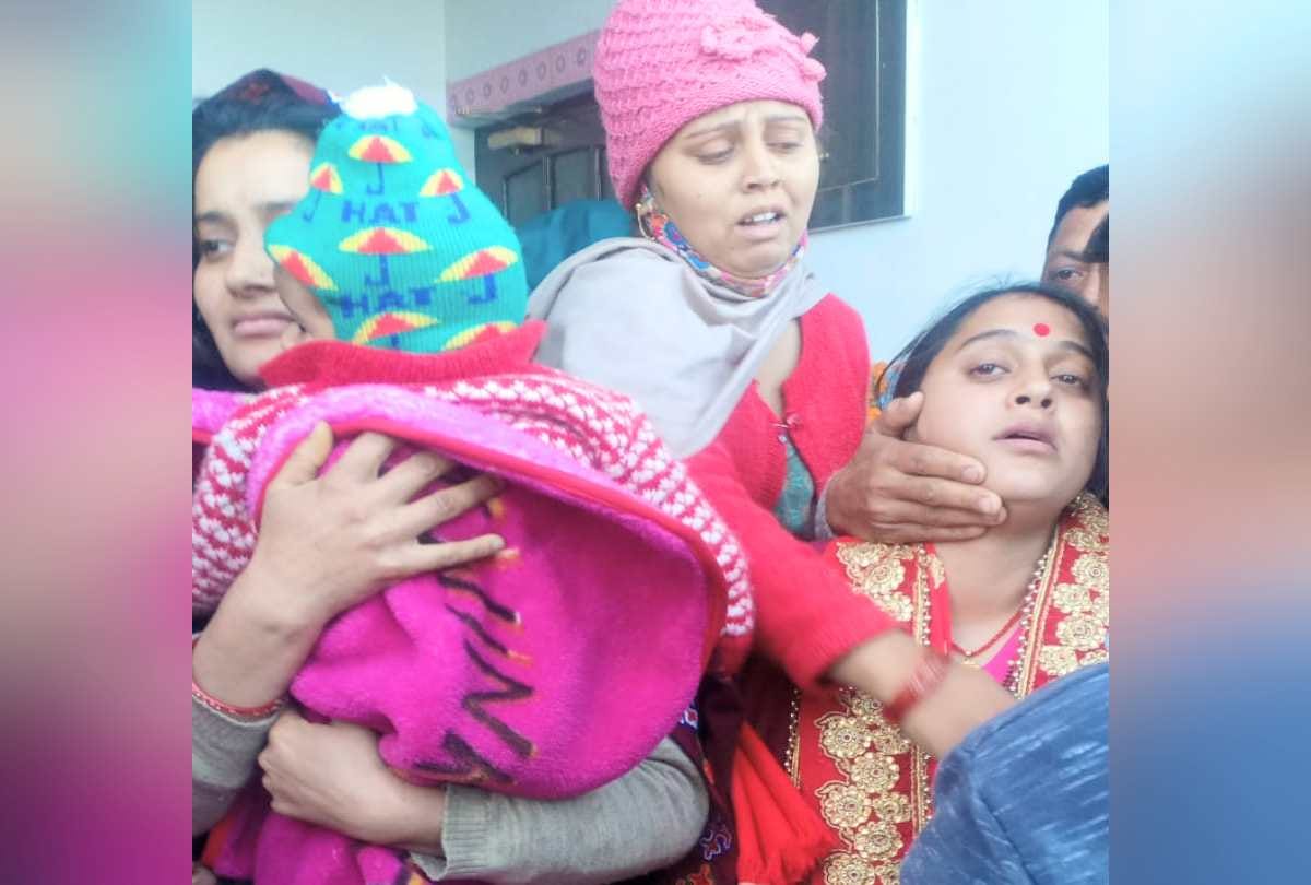 Coonoor Helicopter crash: Wife attended cds Bipin Rawat pso Vivek's last journey wearing Suhagin's outfit, shouted slogans of 'Mera Fauji Amar Rahe
