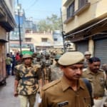 मेरठ के सोतीगंज में कार्रवाई करती मेरठ पुलिस