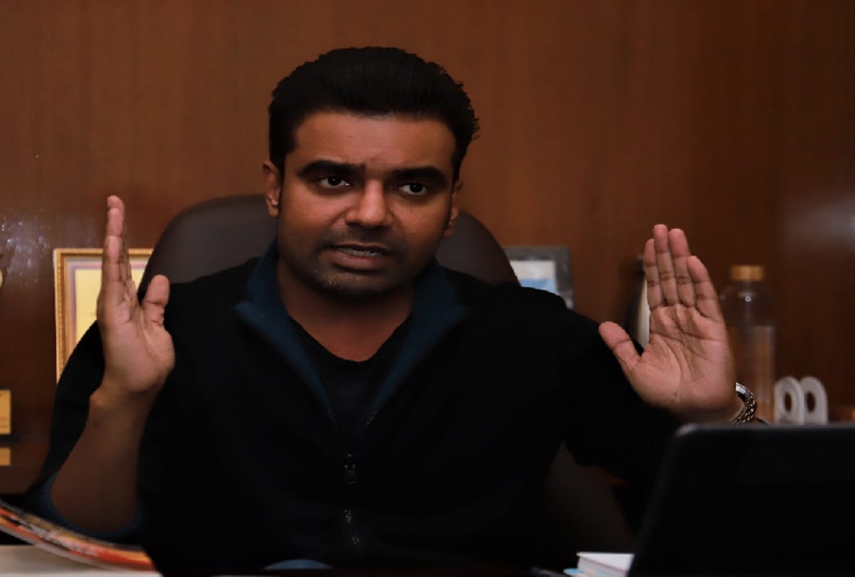 IAS Abhishek becomes youth icon