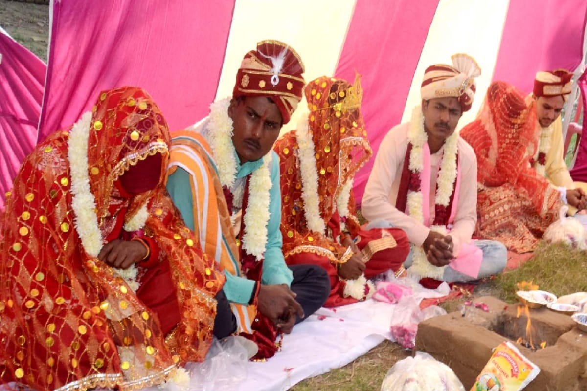 Mass marriage scheme: married couple got remarried, couple reached with kids to get married