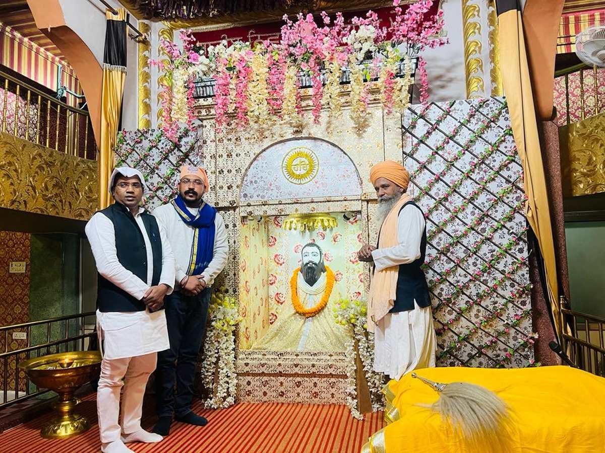 bhim Army chief chandrashekhar in varanasi offered prayers at Sant Ravidas temple