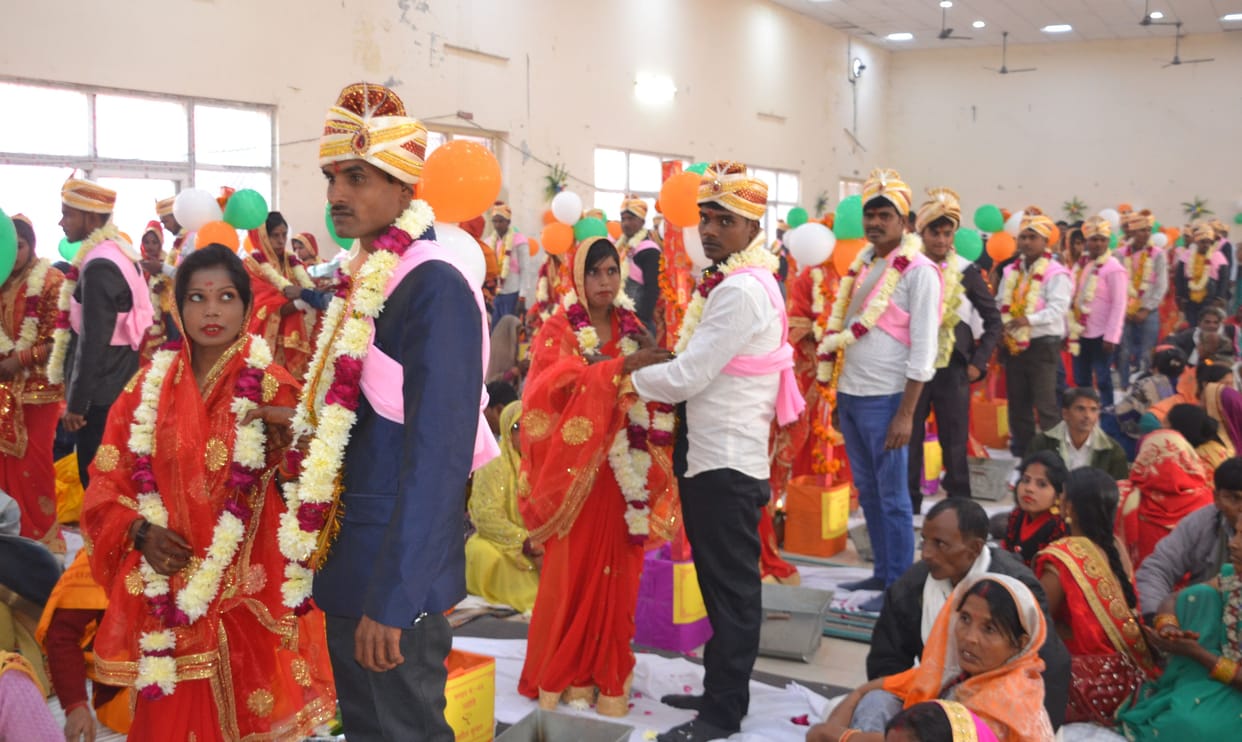 Kanpur Dehat : 512 couples got married in Chief Minister's mass marriage ceremony