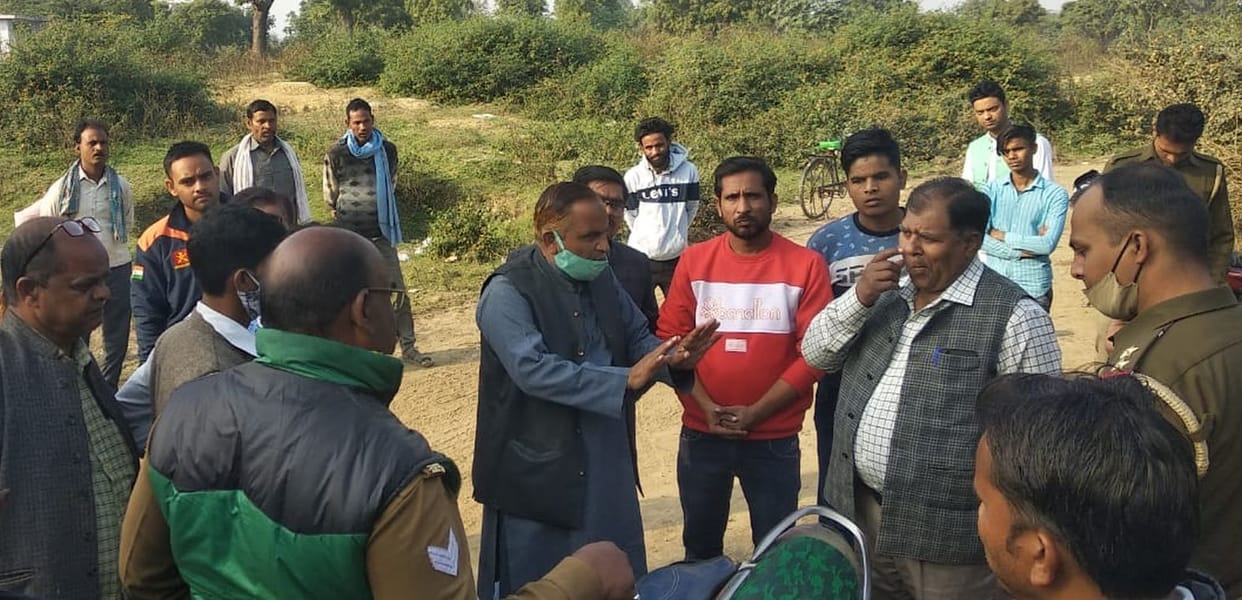 farrukabad news,JCB fired at the cemetery, police stopped