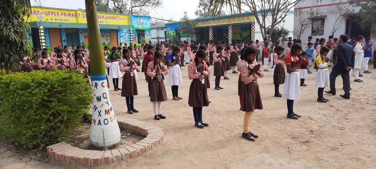 Hindi guruji is giving education in English medium schools