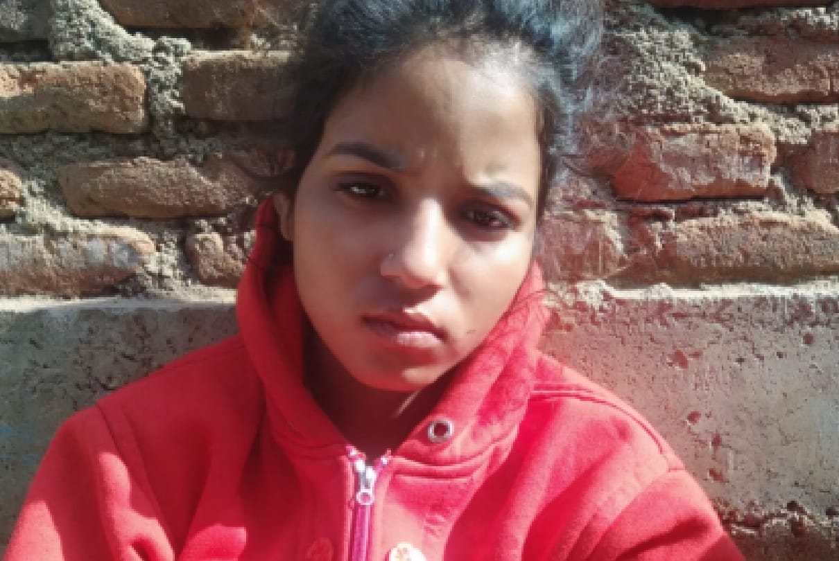 Chhatarpur: Dispute between minor sisters over mobile phone, elder sister consumed poison in anger