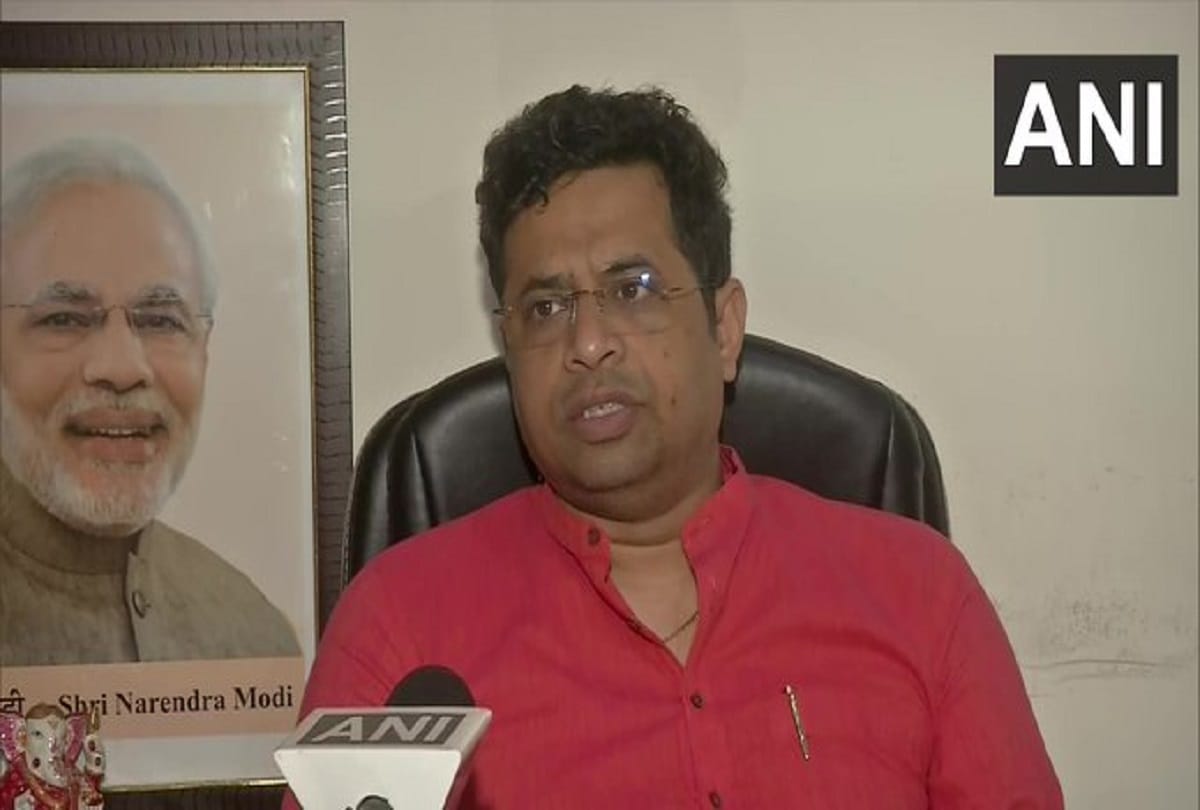 West Bengal: BJP MP Soumitra Khan says Mamata Banerjee uses everyone, Mahua Moitra will not get the ticket from TMC after two years