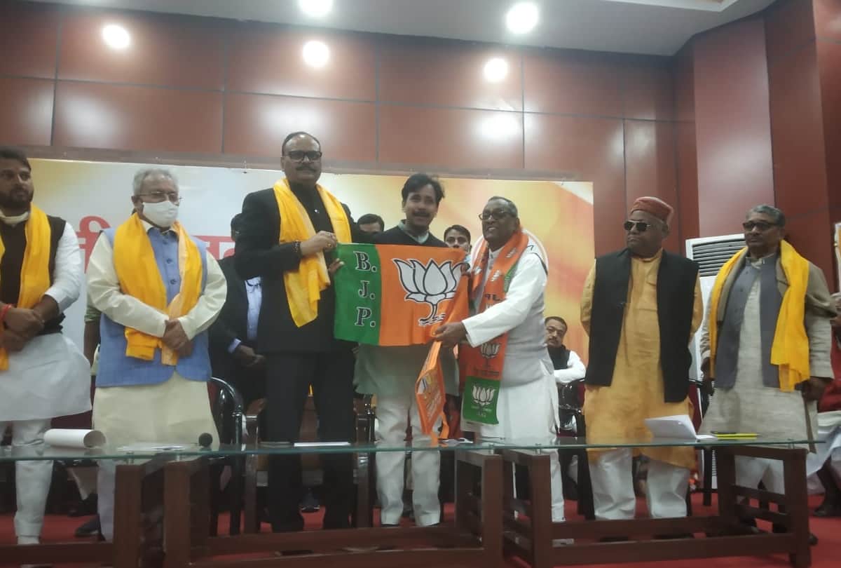 Leaders of Rabhar Samaj join BJP in Lucknow.