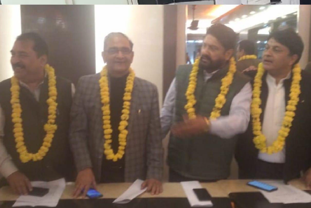 Jabalpur: Factionalism in the General Assembly of the State Advocates Council, two groups declared their respective presidents