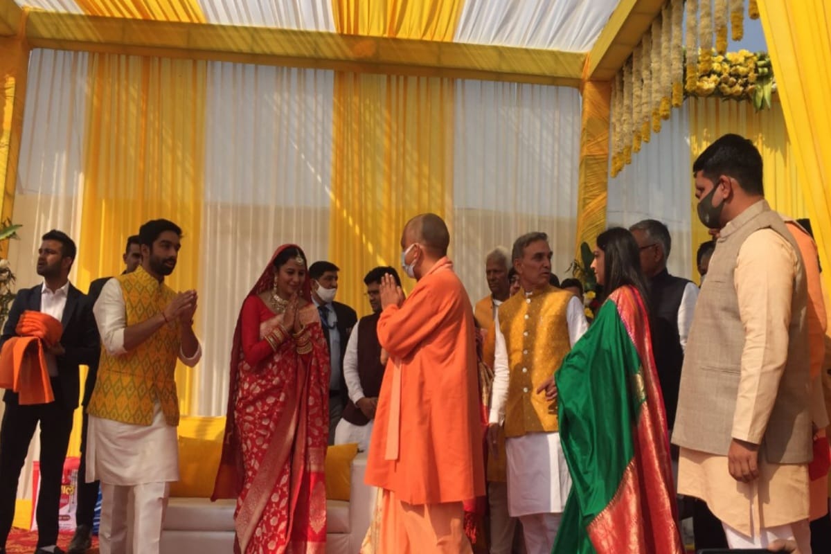 CM Yogi Adityanath reached Baghpat to attend wedding reception of MP satyapal singh son