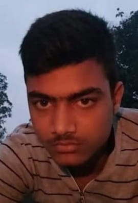 The truck trampled the bike rider, died on the spot