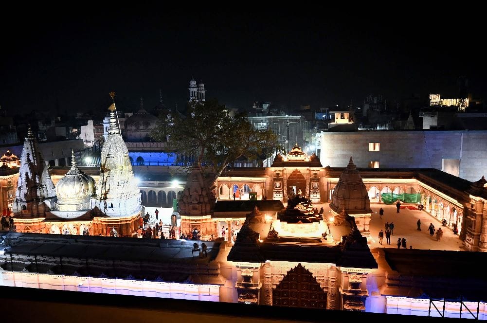 varanasi Kashi Vishwanath Dham tableau on parade on rajpath Republic Day 2022