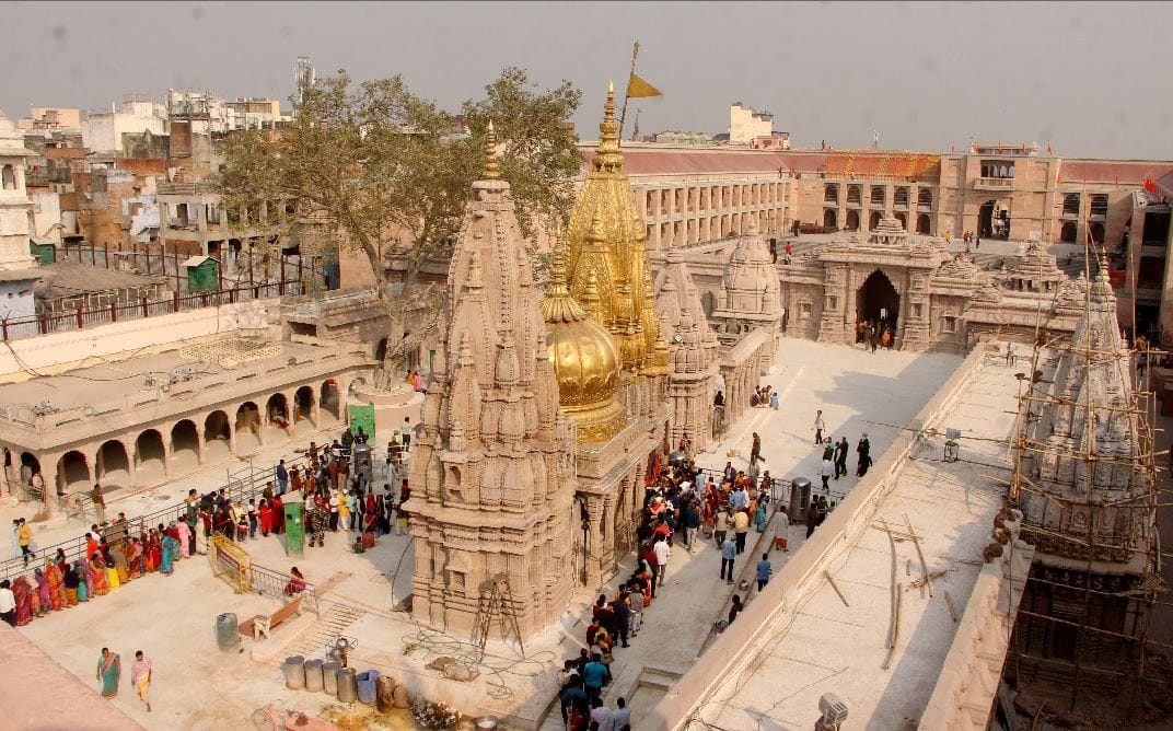 Permission to carry mobile in Kashi Vishwanath Dham devotees can be take selfie at temple square 