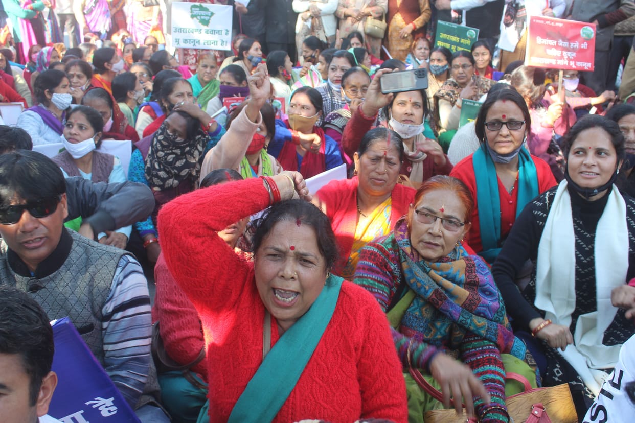 Uttarakhand has to be saved, land laws have to be brought, mother power has come on the roads