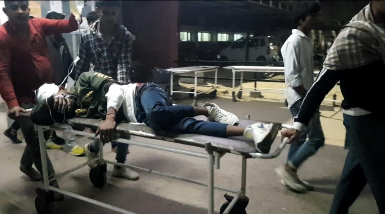 Youth attacked with knife near liquor contract, referred to PGI Rohtak