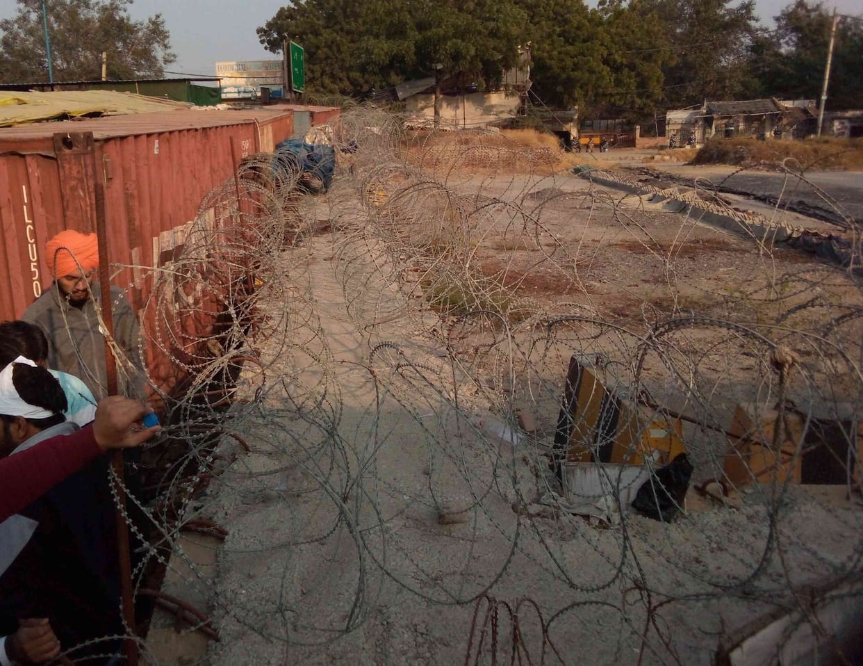 Concrete wall and barricade will be removed from Kundli-Singhu border today, traffic will start from 15