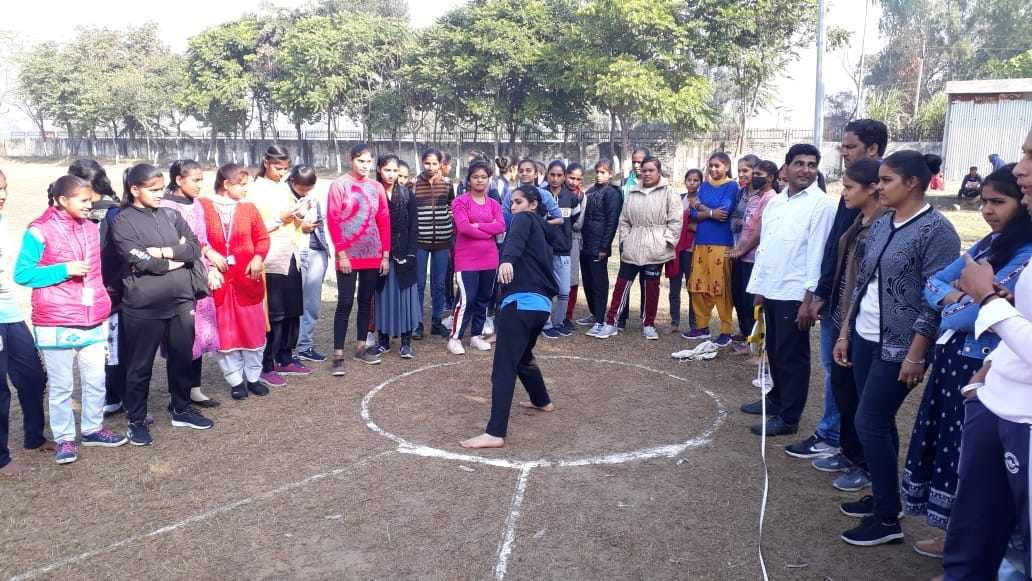 Tanu first in girl's 800 meter race, Yamunanagar